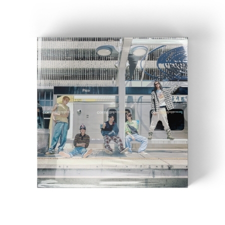 第一張迷你專輯「COLOR OUTSIDE THE LINES(Vinyl)」