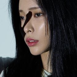 第一張專輯「She`s Fine」(韓國進口版)