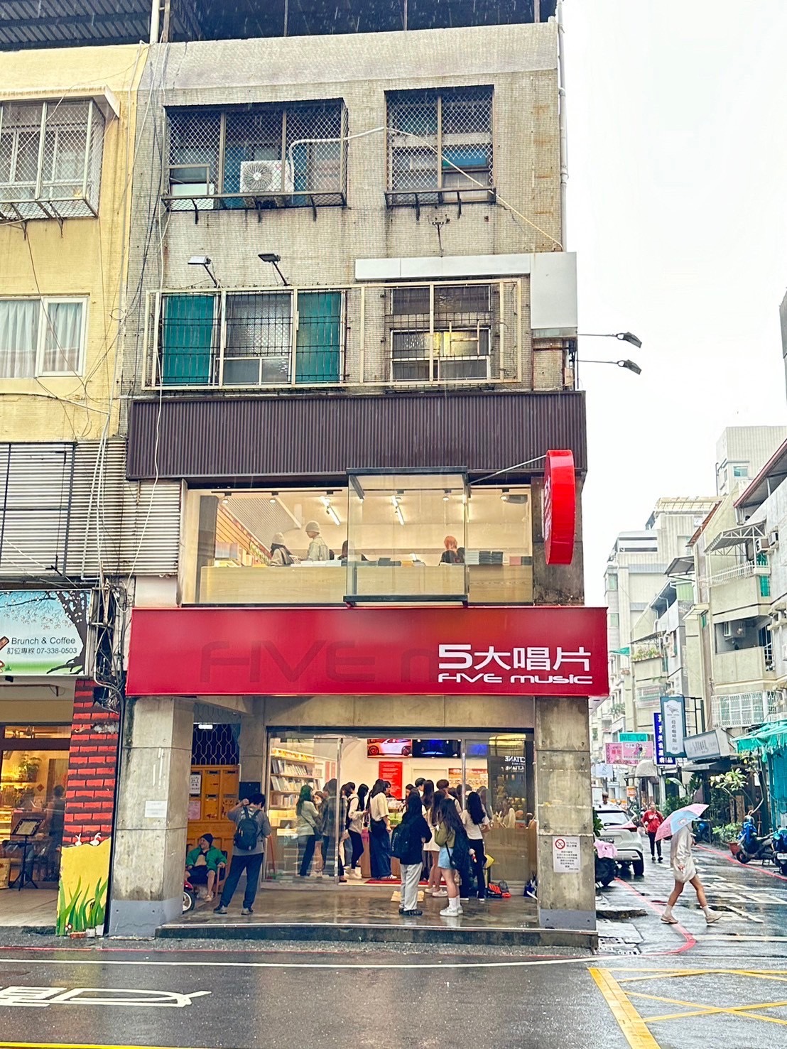 高雄三多門市SANDUO門市照片